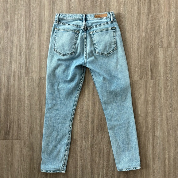 GRLFRND Karolina Button Fly Straight Leg Ankle Jean On The Run Size 25 - Picture 3 of 7